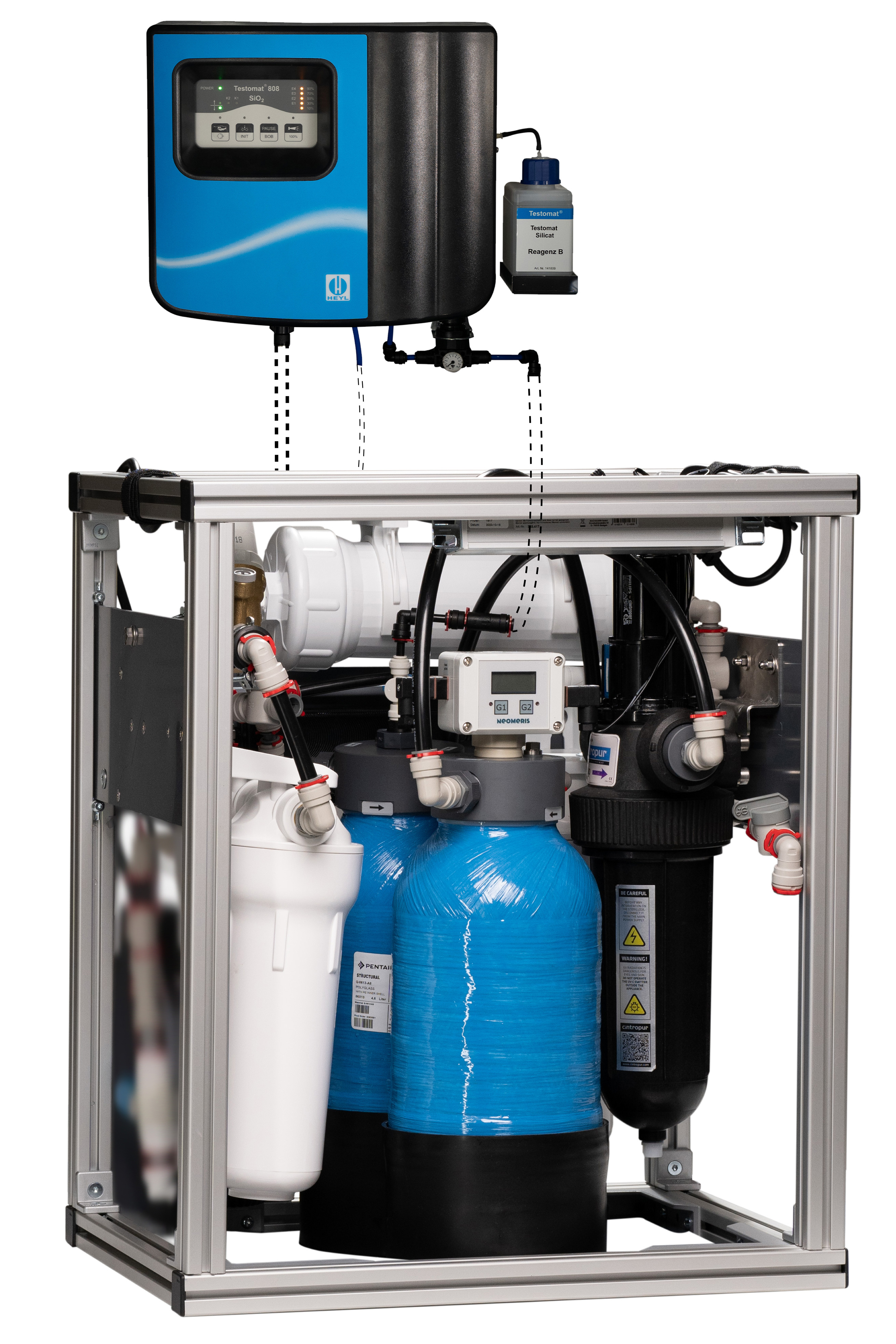 NeoPureMini Mehrstufiges-Diluat-Untertisch-System Frontansicht Rahmengestell, mehrstufige Wasseraufbereitungskomponenten, kompakte Untertischanlage, anschlussfertiges Rahmenmodul, blaues Silicatmessgerät sichtbar für die Wandmontage