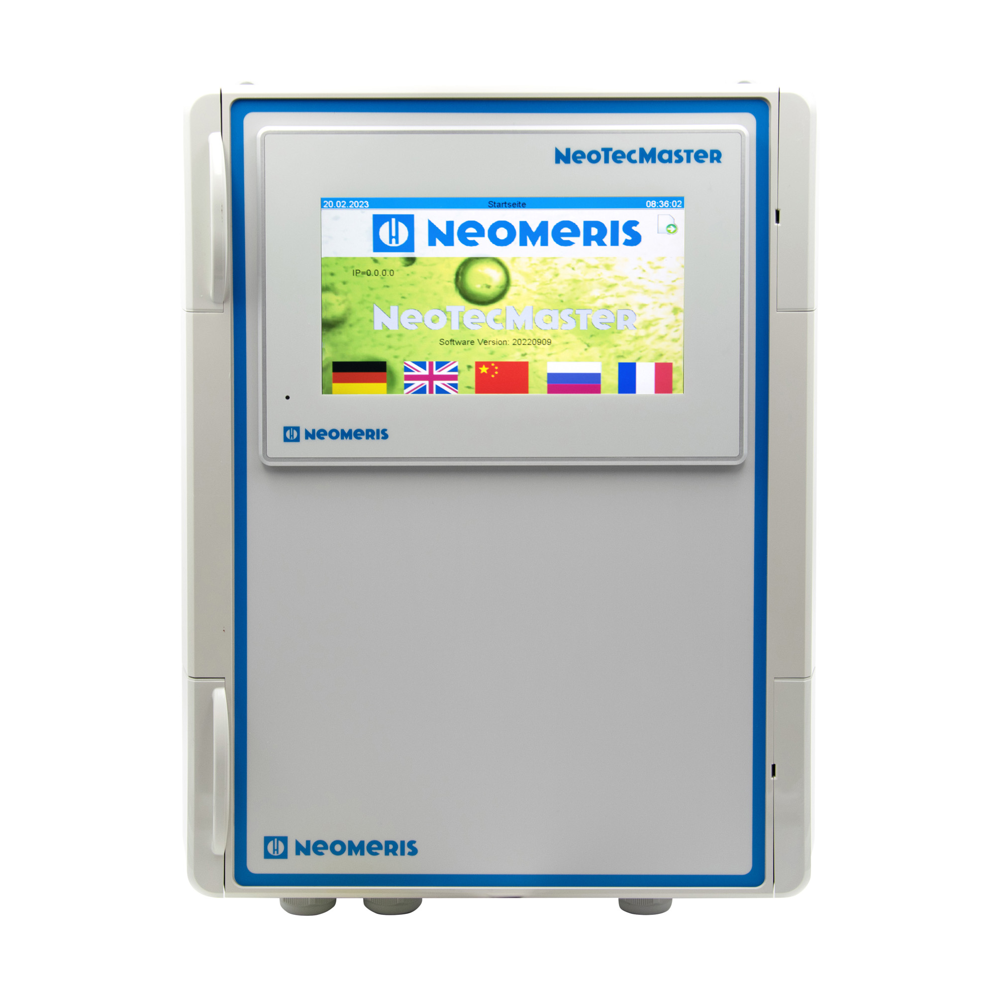 NeoTecMaster 7 Zoll Multicontroller im Gehäuse, Frontansicht mit Touchscreen, Gehäuse weiß, kompakte Bauform für Schaltschrankintegration, geeignet für Wasseraufbereitung und Prozessüberwachung, 4-Kanäle, Modbus RTU